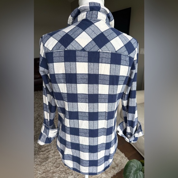 Lovestitch SMALL Blue and Cream Checkered Flannel Long Sleeve Button Up Shirt - Picture 4 of 8